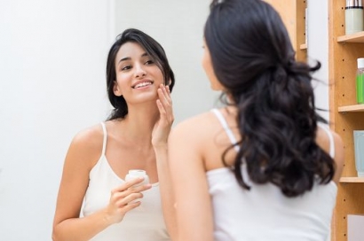 5 Urutan Skincare Pagi yang Benar dan Sederhana