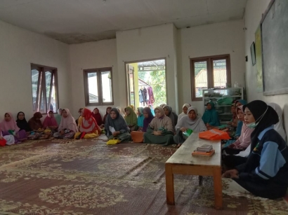 Tradisi Pembacaan Kitab Maulid Diba' dalam Merekatkan Hubungan Sosial Masyarakat di Desa Gonoharjo