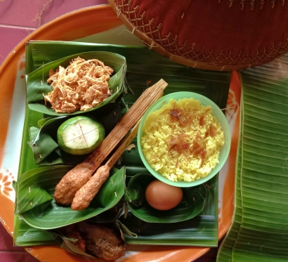 Pelaksanaan Hari Raya Kuningan dan Nasi Kuning Sebagai Simbol Kemakmuran