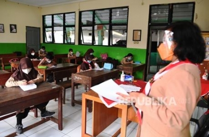 Persiapan Guru Memasuki Sekolah Tatap Muka dan Tanggapan dalam Kesiapan Indonesia Sekolah Tatap Muka