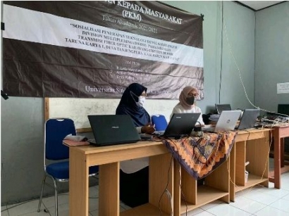 Kolaborasi Dosen Unsika dengan Mahasiswa: Sosialisasi  Penerapan Teknologi DWDM di SMK Taruna Karya 1 Karawang