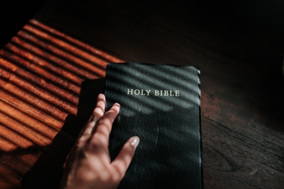 Kanonisasi Perjanjian Baru: Hasil Karya Siapa?