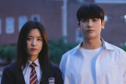 Couple Terhalang Genre dalam Drama Korea "Happiness"