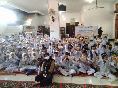 ACT dan MRI Jakarta Timur Hadirkan Operasi Gizi Anak Indonesia di Sekolah Azziyadah