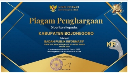Pemkab Bojonegoro Terima Penghargaan Kategori Tertinggi Komisi Informasi Jatim