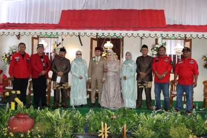 Pemuda Batak Bersatu Jakbar Hadiri Resepsi Pernikahan Putera Bang Haji Mudjamil