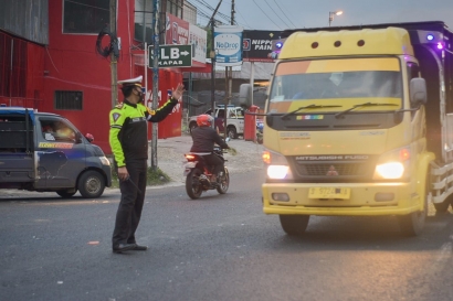 Urai Kemacetan, Kasat Lantas Polres Bojonegoro Turun Jalan