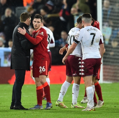 Liverpool vs Aston Villa: Gerrard Memberi Pelajaran Berharga Bagi Klopp
