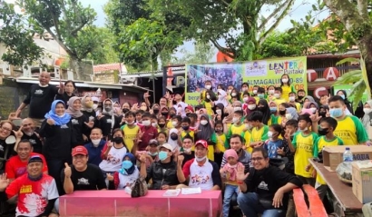 Ajak Peduli Sosial, Almagaluh 89 SMAN 30 Jakarta Bakti Sosial ke TBM Lentera Pustaka Bogor