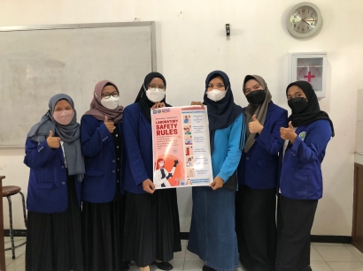 Mahasiswa Asistensi Mengajar Biologi UM Lakukan Pengembangan Praktikum di SMA Nasional Malang