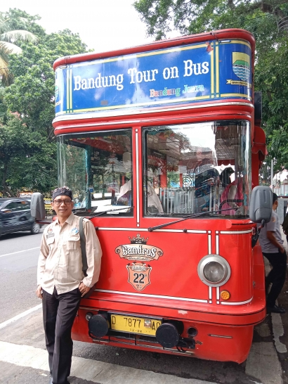 Bandros, Berkeliling Bandung dengan Bus Wisata