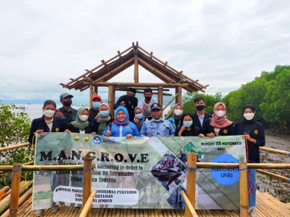 Himpunan Mahasiswa Penyuluhan Pertanian UNEJ Ajak Masyarkat Nelayan Budidaya Kepiting dan Tiram
