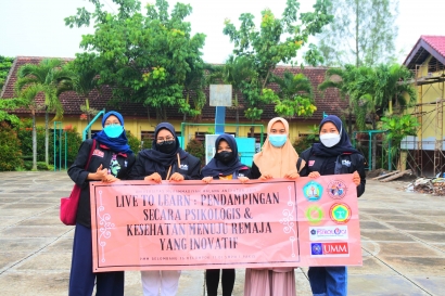 Pembuatan HARALING (Hand Sanitizer Ramah Lingkungan) di SMPN 1 Pakis, Malang