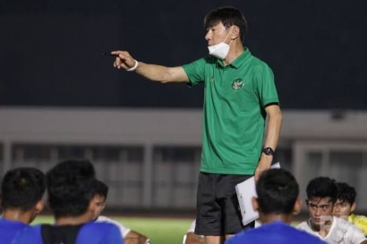 Shin Tae-yong Masuk ke Dalam Jebakan Pelatih Singapura Tatsuma Yoshida