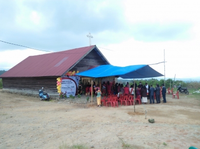 Natal Istimewa di Gereja Kayu, Bersama Awan dan Cahaya