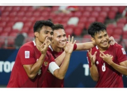 Garuda Indonesia, Kepakkan Sayap, Cengkram Piala AFF