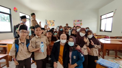 Mahasiswa KKN Undip Mengajak Siswa untuk Mengolah Sampah Masker Sekali Pakai Menjadi Ecobrick