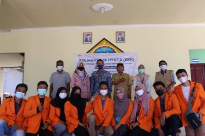 Pencegahan Penyebaran Covid-19 di Desa Balongtunjung Benjeng Gresik oleh Mahasiswa KKN UISI
