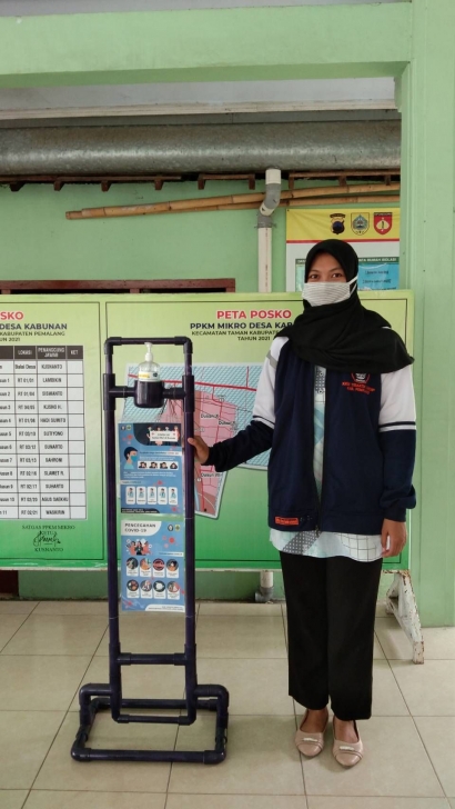 Mahasiswa KKN UNDIP Ciptakan Alat Touchless Hand Sanitizer untuk Masyarakat Desa Kabunan, Pemalang