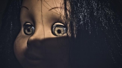 Jual Beli Boneka Arwah (Spirit Doll) Ditinjau dari Segi Hukum Pidana dan Perdata