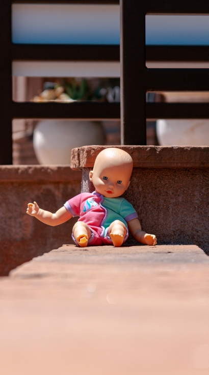 Kenali Deretan Artis Adopsi Boneka Arwah sebagai Anak