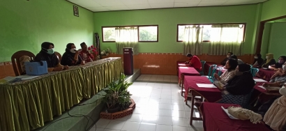 Kegiatan Sosialisasi sekaligus Pelaksanaan Vaksinasi di SDN Pekoren I Kecamatan Rembang, Kabupaten Pasuruan