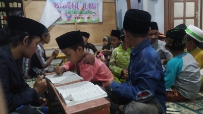 Moderasi Beragama Pokja "Nawasena" KKM-DR UIN Maliki Malang di TPQ Baitul Ilmi Desa Kebobang