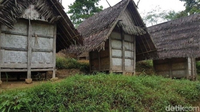Rumah Kayu atau Bambu Tidak Mudah Roboh Kena Gempa
