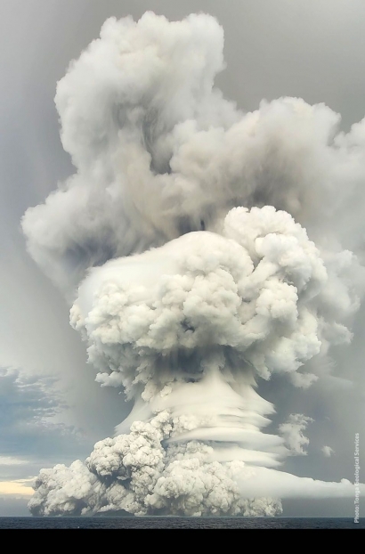 Gunung Hunga Tonga Sedang Mengamuk, Dunia Tercengang dan Waspada