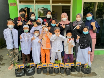 PMM 86 Gelombang 18 Ajarkan Anak Panti Asuhan Taqwa Al-Qolbi Menanam TOGA (Tanaman Obat Keluarga)
