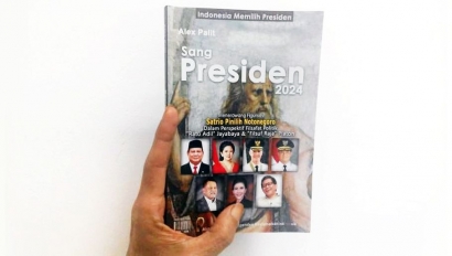 "Sang Presiden 2024" Kado Ulang Tahun buat Rocky Gerung