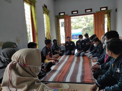 Terjun di Lereng Semeru, Mahasiswa KKN Kolaboratif Universitas Jember Kembangkan Potensi Masyarakat Dusun Umbulrejo