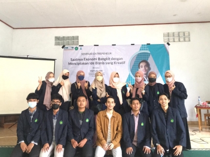 Pertemuan Terakhir, KKM-DR UIN Malang "Sukasari" Kelompok 110 Adakan Seminar Entrepreneur sebagai Bekal Motivasi Siswa