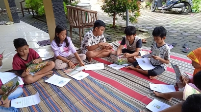 Kegiatan Membaca dan Mendongeng Bersama Anak-anak oleh Mahasiswa KKN UNDIP 