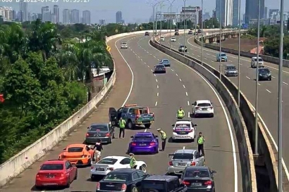 Tak Tilang Pengendara Mobil Mewah Konvoi Karena Bersikap Sopan dan Kooperatif, Bukti Polisi Humanis