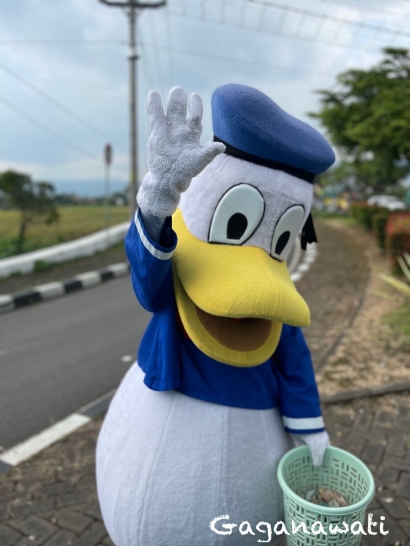 Donald Duck Berhati "Princess"