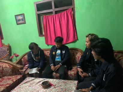 Langkah Pertama, Mahasiswa KKN UNEJ Dusun Umbulsari Melakukan Diskusi Pembentukan Lembaga DESTANA di Desa Sumbermujur