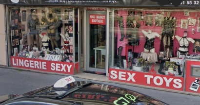 Ditolak Masuk Sex Shop? Sakitnya Tuh di Sini