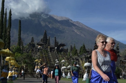 Adab yang Perlu Diperhatikan Bagi Turis Saat di Bali
