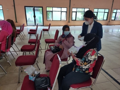 Mahasiswa KKN UNDIP Dukung Program Pemerintah dalam Kegiatan "GEMAS" Gerakan Pakai Masker