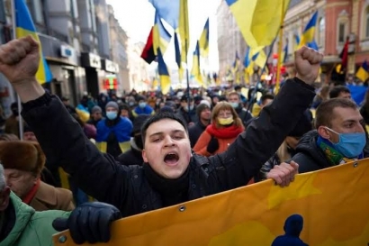 Konflik Rusia-Ukraina: Putin Kutip Humor Pemerkosaan, Macron Jadi Broker, Scholz Masih Abu-abu