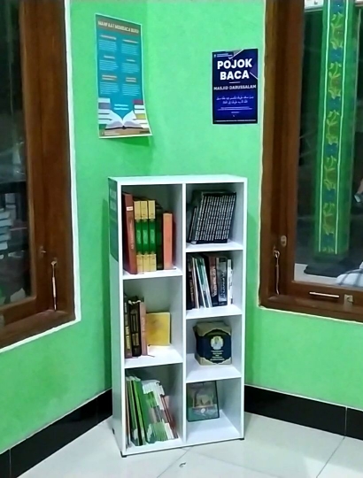 Tingkatkan Minat Baca Masyarakat, Mahasiswa KKN UNDIP Berinisiatif Mendirikan Pojok Baca di Masjid Darussalam, Bangsri Gede