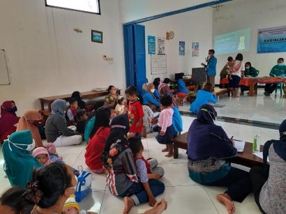 Sosialisasi Stunting dan Tumbuh Kembang Anak oleh Mahasiswa UNIPMA di Posyandu Dusun Gemarang