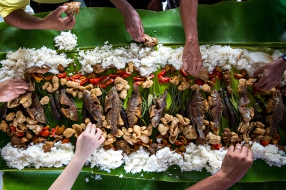 Botram, Tradisi Makan Orang Sunda yang Bikin Nagih