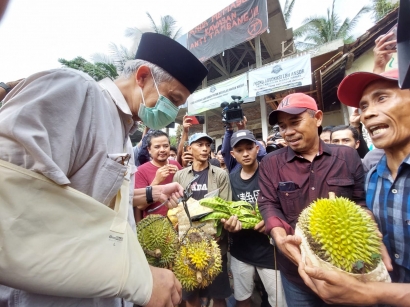Antara Ganjar, Petai, dan Durian Wadas