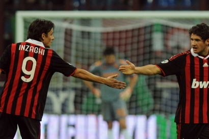Cerita Sukses AC Milan Memprogram Ulang Penyerang Nomor 9