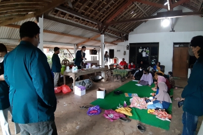 Pelatihan Pembuatan Sabun Cuci Tangan dan Hand Sanitizer sebagai Penguatan PHBS di Masyarakat Kelurahan Cepoko