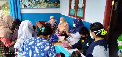 Mahasiswa KKN Unej Bantu Keberhasilan Pengurangan Gizi Buruk Bersama Gerbangmas untuk Kesejahteraan Masyarakat Dusun Umbulsari