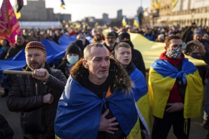 Persatuan Nasional 16 Februari dan Rantai Hidup di Ukraina Melawan Rusia