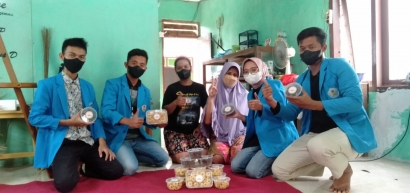 Mahasiswa KKN-T Unipma Kelompok 34 Melakukan Program Kerja Unggulan Penguatan UMKM di Dusun Pranti Desa Klumutan Saradan Madiun